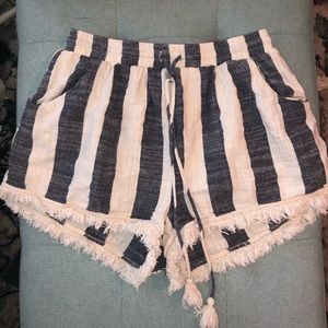 ILLA ILLA striped pocketed summer shorts